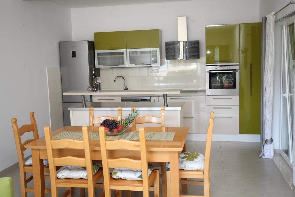 Villa-Apartments Karmel Kastela Exterior photo